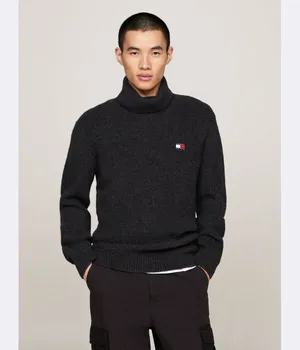 Водолазка Tommy Jeans Slim Fit, черный