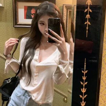 Корейская мода Y2k, укороченные топы, блузка, женский оригинальный дизайн, рубашки с длинными рукавами и v-образным вырезом, корейские винтажные сексуальные марлевые футболки Harajuku XS чёрный