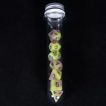 Светящиеся в темноте игральные кости DND Dice 7 шт. Набор многогранных игральных костей с трубкой для настольной игры DND RPG Аксессуары orange yellow