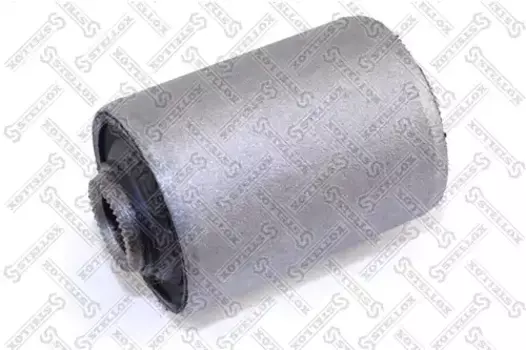 сайлентблок нижн. рычага внутр.!\Honda Accord all 83-89/Prelude all 83-92 87-37017-SX STELLOX