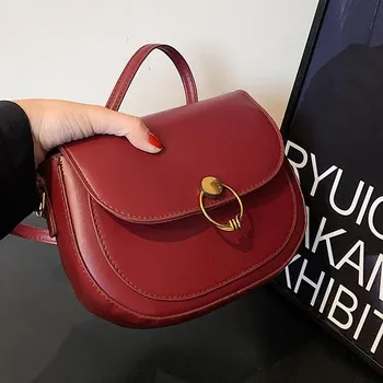 Женская модная красная сумка из искусственной кожи высокого качества с плечевым ремнем для женщин, повседневная сумка с уникальным дизайном и металлической пряжкой на одно плечо
