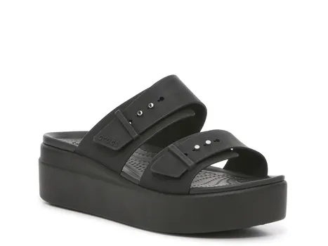 Босоножки Crocs Brooklyn на низкой танкетке, черный