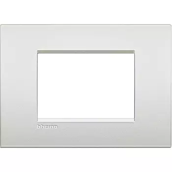 LNC4803PR Рамка LivingLight Air Белый жемчуг 3 модуля Bticino