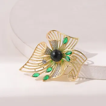 Женские элегантные полые листья, изысканные булавки, броши, креативные повседневные модные вечерние украшения для банкета, булавки в подарок белый