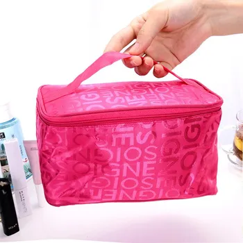 Женская косметичка для рук Alphabet Color Square Travel Hand Storage Toiletties Bag Letters небо