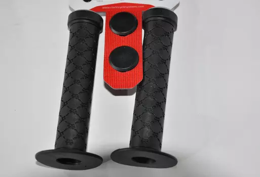 Ручки CLARK`S С100 на руль, резина, BMX 145мм торц. защита+защита от проскальз.+1фикс, черные, 3-456