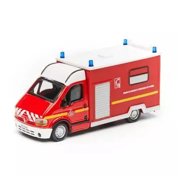 Bburago Коллекционная машинка - Скорая помощь "Emergency Force Renault Master 18-32004 1/50"