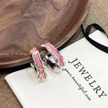 Korean Dark Streamline Oil Drop Earrings for Women - Cute, Exquisite Irregular Pink Design, High-End Light Luxury Style E0197a розовый