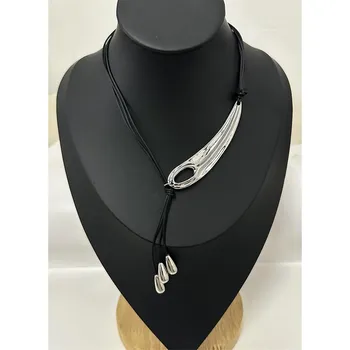 Tooxika Spain Y Shape Splicing Metal Feather Pendant Necklace Simple Cool Style Chic Collarbone Chain золотой