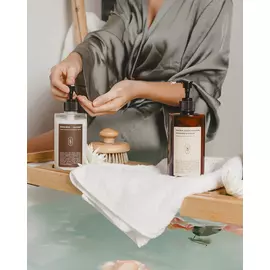 Набор парфюмированной косметики PREMIUM (крем для рук Teakwood and Vanilla + жидкое мыло Sea magic)