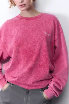 Лонгслив oversize с вареным эффектом и вышивкой