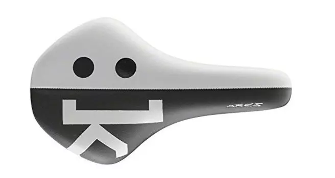 Седло велосипедное Fizik ARES Black/White, 7084SXSA19546
