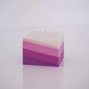 Свеча в фиолетово-розовой гамме (wowbotanica) розовый 7x9 см.