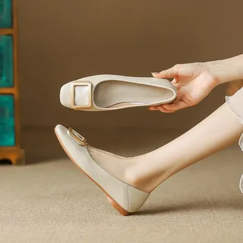 Женская обувь Slip on женские балетки для отдыха на открытом воздухе офисные и карьерные балетки женские металлические украшения квадратный носок мягкая подошва женская обувь 35 абрикосовый