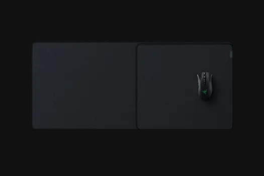 Коврик для мыши Razer Strider L, игровой, 450x410мм, черный (RZ02-03810200-R3M1)