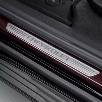 Накладки на передние дверные пороги GM 23248217 Chevrolet Traverse 2018-