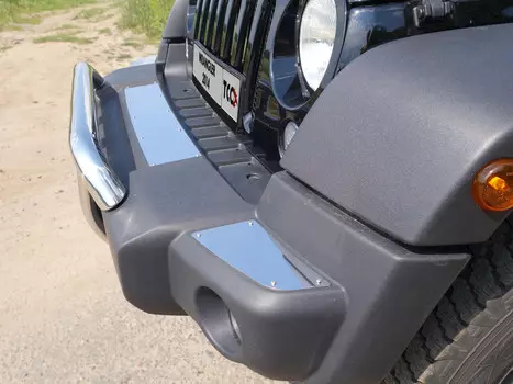 Накладки на передний бампер (зеркальные), к-т 3 шт. Компания ТСС JEEPWRAN3D(3.6)14-20 Jeep Wrangler 2014 - 2017