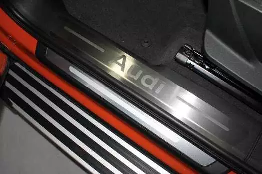 Накладки на пластиковые пороги TCC AUDIQ319-07 Audi Q3 2019-