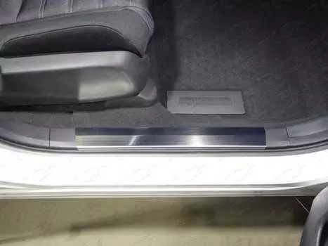 Накладки на пластиковые пороги TCC HONCRV17-02 Honda CR-V 2017-