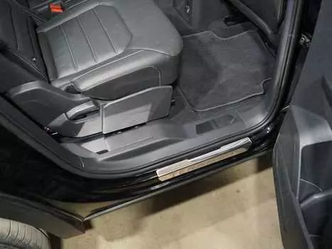 Накладки на пластиковые пороги задние TCC VWTER18-08 Volkswagen Teramont 2018-