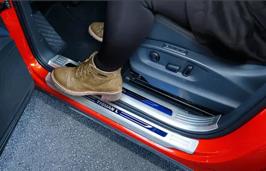 Накладки на пороги для Volkswagen Tiguan 2017 -