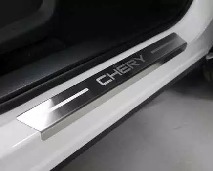 Накладки на пороги (лист шлифованный надпись Chery) TCC CHERTIG7P20-11 Chery Tiggo 7 Pro 2020