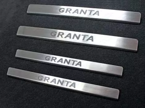Накладки на пороги (лист шлифованный, надпись Granta) Компания ТСС LADGRA11-04 Lada Granta 2011-2014