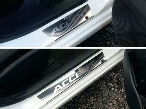 Накладки на пороги (лист зеркальный, надпись Accent) Компания ТСС HYUNACC14-03 Hyundai Accent 2014-2017