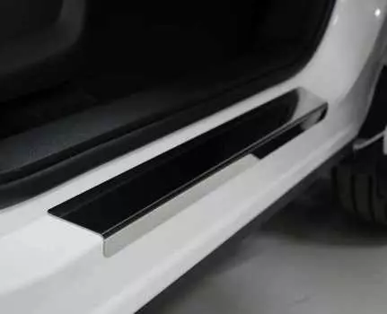 Накладки на пороги (лист зеркальный) TCC CHERTIG7P20-08 Chery Tiggo 7 Pro 2020