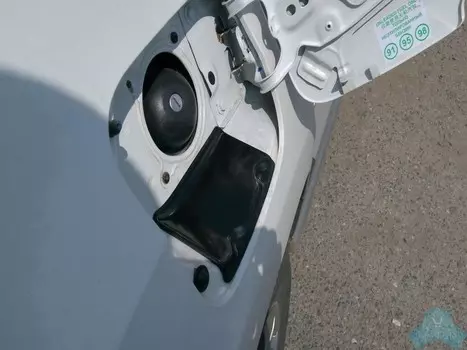 Накладка в проем бензобака Гард DS318 Renault Duster 2010-