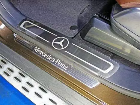 Накладки на дверные пороги (лист шлифованный логотип Mercedes) Компания ТСС MERGL50014-03 Mercedes GL-Class 2013 - 2015