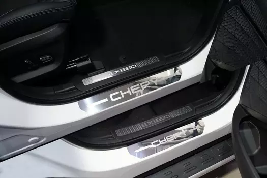 Накладки на дверные пороги (лист зеркальный, надпись Chery) Компания ТСС CHEREXETXL20-03 для CHERYEXEED TXL 2020-