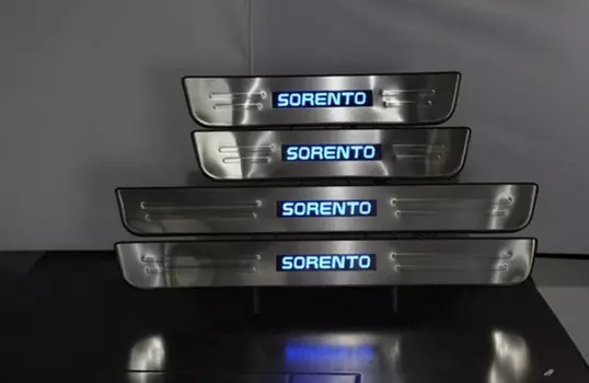 Накладки на дверные пороги с логотипом и LED подсветкой (нержавеющая сталь) JMT 24383 Kia Sorento 2010 -