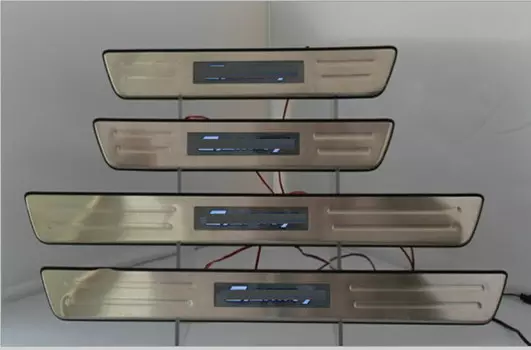Накладки на дверные пороги с надписью и LED подсветкой (нержавеющая сталь) JMT 24351 Toyota Camry 2012 - 2017