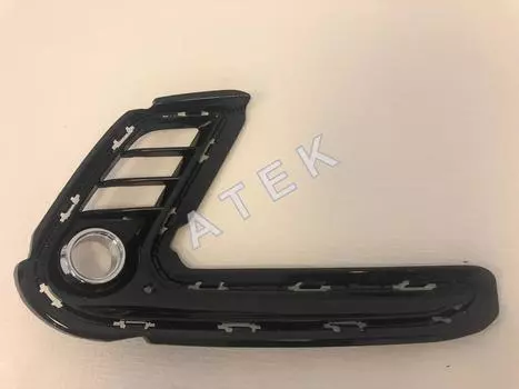НАКЛАДКА ФАРЫ ПРОТИВОТУМАННОЙ R ELANTRA 16 VI (AD)