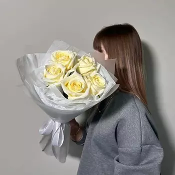 VE VALDI ЦВЕТЫ КАК ИСКУССТВО Пять минут счастья