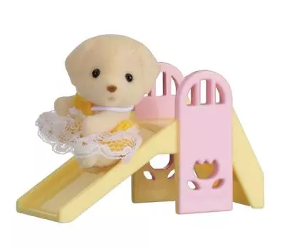 Набор Sylvanian Families Младенец в сундучке "Собачка на горке"