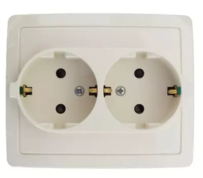 1590451-031 Розетка двойная с заземлением Schuko с защитными шторками, винтовой зажим, 16А 250В, слоновая кость Simon 15