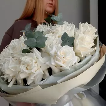 НЕЖНОСТЬ Авторский букет с розами Плайя Бланка
