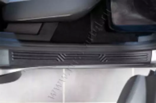 Накладки на внутренние пороги дверей Renault Arkana 2019 -