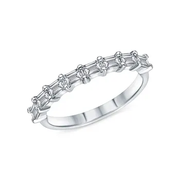 Серебряное кольцо с фианитами
