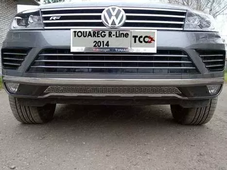 Решетка радиатора центральная (лист) (R-Line) Компания ТСС VWTOUARRL14-24 Volkswagen Touareg 2014 - 2018
