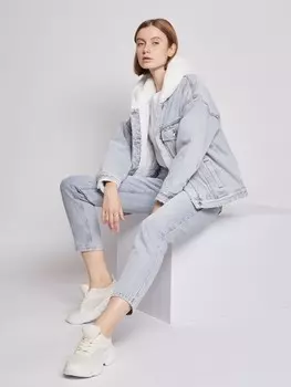 Джинсы силуэта Mom Fit на резинке