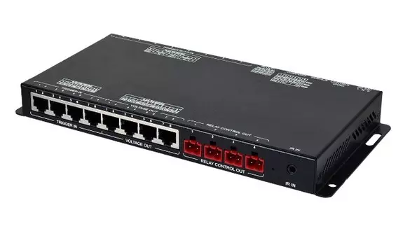 Контроллер Cypress CDPS-MF501 помещения, имеет с RS-232, 16 триггерных портов, 16 портов регулировки напряжения, 4 реле, 4 порта ИК-излучателя, главны