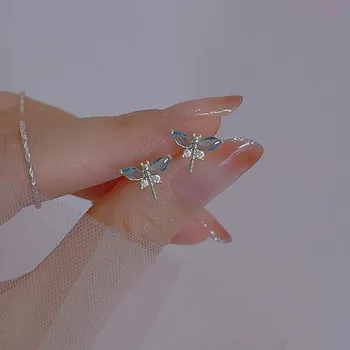 Серьги-гвоздики с насекомыми для женщин, серьги-гвоздики с цирконом и стрекозой, маленькие изысканные дизайнерские украшения, женские простые аксессуары, подарок для девочек, серьги-гвоздики с бабочками золотой
