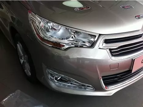 Хромированные окантовки оптики для Citroen C4 Седан 2013 - 2016