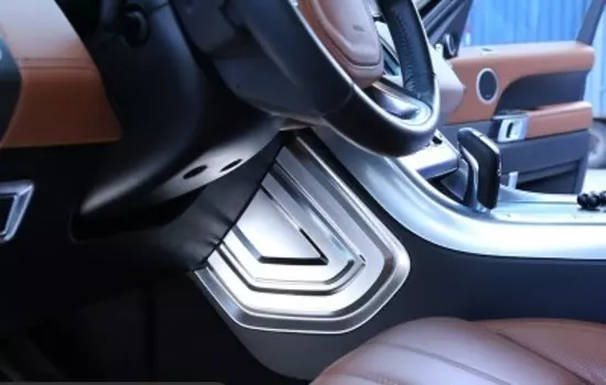 Хромированная накладка на боковую часть центральной панели для Range Rover 2014 -