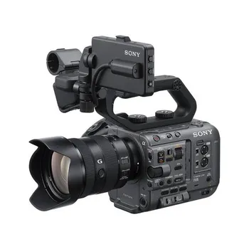 Полнокадровая цифровая видеокамера Sony FX6 с объективом FE 24-105 мм F/4 G OSS, Черный