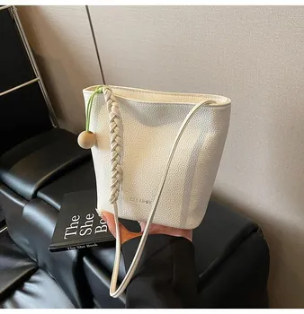 New large-capacity sense retro versatile bucket bag women s fashion shoulder work commuter messenger bag bag чёрный