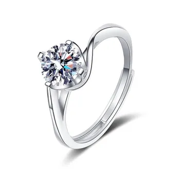 Bague Ringen 1 карат VVS Муассанит Ювелирные изделия Обручальное кольцо Стерлингового серебра 925 пробы с покрытием из белого золота Открытые кольца с четырьмя когтями 1ct adjustable чёрный